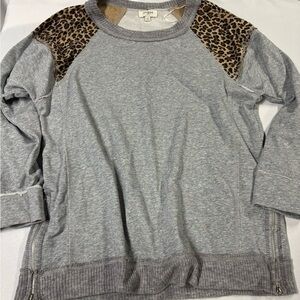 Umgee Gray Sweatshirt with Leopard Print Accents
